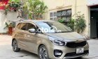 Kia Rondo 2017 - Cần bán xe Kia Rondo năm 2017, màu vàng cát