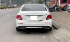 Mercedes-Benz E300 2017 - Cần bán gấp Mercedes E300 AMG năm 2017, màu trắng