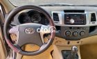 Toyota Hilux 2015 - Bán Toyota Hilux 2.5E 4x2MT sản xuất 2015, màu bạc, nhập khẩu nguyên chiếc số sàn, giá tốt
