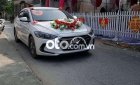 Hyundai Elantra 2017 - Cần bán gấp Hyundai Elantra 1.6MT  sản xuất năm 2017, màu bạc