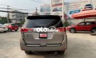 Toyota Innova 2018 - Xe Toyota Innova 2.0V sản xuất 2018, màu vàng đồng số tự động giá cạnh tranh