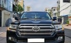 Toyota Land Cruiser 2017 - Bán Toyota Land Cruiser VX 4.6 V8 năm 2017, màu đen, xe nhập