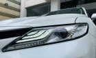 Toyota Camry 2019 - Bán Toyota Camry năm sản xuất 2019, màu trắng, nhập khẩu