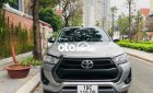 Toyota Hilux 2020 - Bán Toyota Hilux E năm sản xuất 2020, màu bạc còn mới  