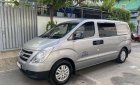 Hyundai Starex 2017 - Màu bạc