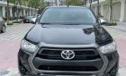 Toyota Hilux 2021 - Bán xe Toyota Hilux 2.4E 4X2 AT 2021, màu đen