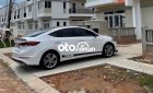 Hyundai Elantra 2017 - Bán Hyundai Elantra Sport sản xuất năm 2017, màu trắng còn mới, 520tr