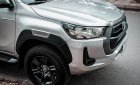 Toyota Hilux 2021 - Màu bạc, nhập khẩu, giá 760tr