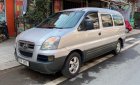 Hyundai Grand Starex 2004 - Màu bạc, xe nhập