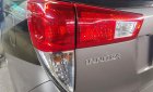 Toyota Innova 2019 - Xe màu đồng, số sàn