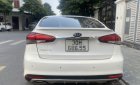 Kia Cerato 2018 - Trang bị vành xoắn, ghế múi, sạc không dây