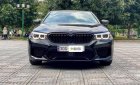 BMW 520i 2018 - Cần bán gấp xe đen nội thất kem