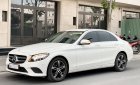 Mercedes-Benz C180 2020 - Màu trắng, nội thất kem