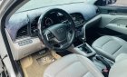 Hyundai Elantra 2017 - Màu bạc, giá cực tốt
