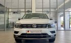 Volkswagen Tiguan 2022 - Volkswagen Tiguan Luxury S 2022 màu Đen - Giao ngay, khuyến mãi tháng 11: 50% phí trước bạ và quà tặng