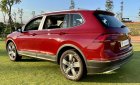 Volkswagen Tiguan 2022 - Volkswagen Tiguan Luxury S 2022 màu Đỏ - Giao ngay, khuyến mãi tháng 11: 50% phí trước bạ và quà tặng