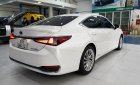 Lexus ES 300 2020 - Hybrid model 2021