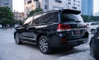 Toyota Land Cruiser 2016 - Ngoại thất đen, nội thất nâu da bò