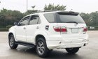 Toyota Fortuner 2011 - Màu trắng, số tự động