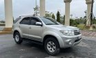 Toyota Fortuner 2011 - Màu bạc