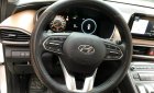 Hyundai Santa Fe 2021 - Số tự động, màu trắng, đi 21.000km