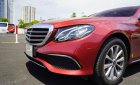 Mercedes-Benz E200 2019 - Màu đỏ - Nội thất đen. Mới lăn bánh 39900km