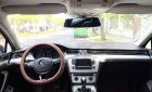 Volkswagen Passat 2017 - Máy 1.8 Turbo ít hao xăng 100km/8 lít, màu vàng cát, full cao cấp nhất đủ đồ