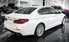 BMW 520i 2020 - Xe màu trắng