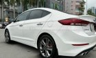 Hyundai Elantra 2016 - Màu trắng