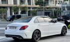 Mercedes-Benz C180 2021 - Màu trắng, nội thất kem