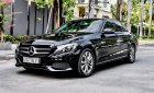 Mercedes-Benz C200 2018 - Màu đen, nội thất đen