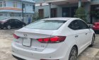 Hyundai Elantra gls 2016 - Cần bán gấp Hyundai Elantra gls đời 2016, màu bạc, giá tốt