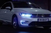 Volkswagen Passat GP 2016 - Volkswagen Passat 1.8l GP đời 2016, màu trắng, nhập khẩu Đức. Cạnh tranh Camry 2.5Q - LH 0902608293 giá 1 tỷ 599 tr tại Cần Thơ