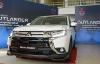 Mitsubishi Outlander GLS 2017 - Bán xe Mitsubishi Outlander Sport đời 2017 màu trắng, giá tốt nhập khẩu nguyên chiếc. Giao hàng ngay giá 978 triệu tại Hà Nội