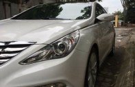 Hyundai Sonata 2010 - Cần bán Hyundai Sonata 2010, màu trắng, xe nhập xe gia đình, giá 555tr giá 555 triệu tại Quảng Nam