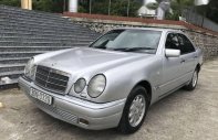 Mercedes-Benz E class E230 1997 - Chính chủ bán Mercedes E230 năm 1997, màu bạc giá 158 triệu tại Hà Nội