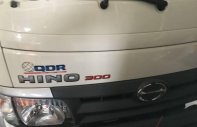Hino 300 Series 2016 - Cần bán lại xe Hino 300 Series sản xuất năm 2016, màu trắng, giá cạnh tranh giá 580 triệu tại Bình Dương