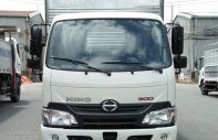 Hino 300 Series xzu 2017 - Giá tải thùng Hino 1,9 tấn XZU650 - bán xe tải Hino 1T9 thùng kín giá 630 triệu tại Bình Dương