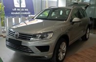 Volkswagen Touareg 2014 - Bán Volkswagen Touareg sản xuất năm 2014, màu bạc, xe nhập giá 2 tỷ 499 tr tại Khánh Hòa