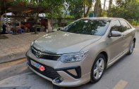 Toyota Camry Q 2015 - Bán xe Toyota Camry 2.5Q đời 2015 form mới, màu vàng cát giá 1 tỷ 60 tr tại Hà Nội