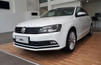 Volkswagen Jetta 2016 - Bán Volkswagen Jetta đời 2017, nhập khẩu nguyên chiếc, giá 899tr, hỗ trợ trả góp ngân hàng 80% giá trị xe lãi suất thấp giá 899 triệu tại Phú Yên