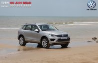 Volkswagen Touareg 2018 - Bán Touareg bạc - SUV gầm cao nhập khẩu chính hãng Volkswagen, xe giao ngay/ Hotline: 090.898.8862 giá 2 tỷ 499 tr tại Tp.HCM