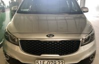 Kia Sedona 3.3 2014 - Cần bán xe Kia Sedona 2014, màu bạc, máy xăng giá 955 triệu tại Tp.HCM