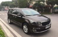 Kia Sedona 2015 - Cần bán gấp Kia Sedona sản xuất năm 2015, màu đen, giá tốt giá 959 triệu tại Lào Cai