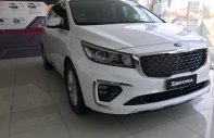 Kia Sedona Luxury 2018 - Bán xe Kia Sedona Luxury sản xuất năm 2018, màu trắng giá 1 tỷ 129 tr tại Tiền Giang