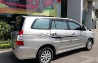 Toyota Innova V 2014 - Cần bán Toyota Innova V năm 2014, màu bạc số tự động giá 590 triệu tại Hà Nội