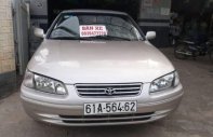 Toyota Camry  GLi  2001 - Bán Toyota Camry GLi năm 2001, màu vàng cát, 2 ghế điện giá 215 triệu tại An Giang