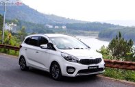 Kia Rondo GAT 2019 - Cần bán xe Kia Rondo GAT năm sản xuất 2019, màu trắng, giá chỉ 699 triệu giá 699 triệu tại Quảng Bình