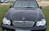 Mercedes-Benz C class C180k 2004 - Gia đình bán Mercedes C180k năm 2004, màu đen giá 230 triệu tại Phú Yên