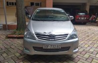 Toyota Innova V 2011 - Gia đình bán lại xe Toyota Innova V năm 2011, màu bạc  giá 439 triệu tại Hà Nội